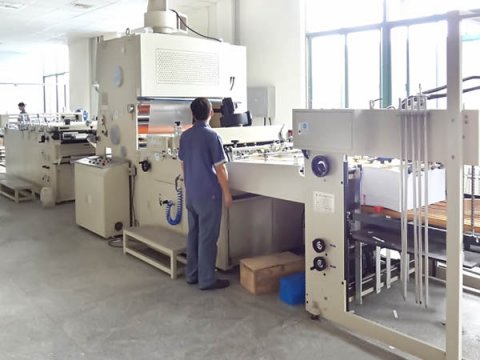 印刷設(shè)備展示-全自動覆膜機(jī)